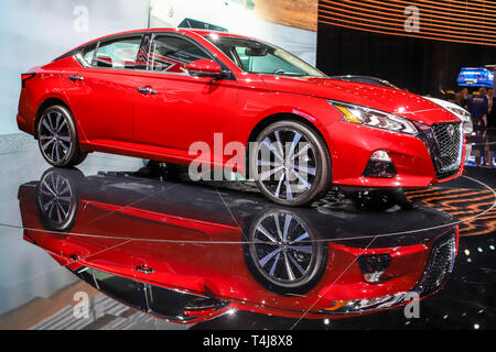 New York, USA. 17 Apr, 2019. New York International Automobile Halle im Jacob K. Javits Convention Center am 17. April 2019 in New York City. Tausende von Auto Enthusiasten, Händler, Journalisten und andere an der Veranstaltung, die eine der größten Auto zeigt in Amerika (Foto: VANESSA CARVALHO/BRASILIEN FOTO PRESSE) Credit: Brasilien Foto Presse/Alamy leben Nachrichten Stockfoto