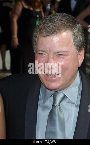 LOS ANGELES, Ca. September 12, 2004: Schauspieler William Shatner & Frau Elisabeth 2004 bei den Primetime Creative Arts Emmy Awards im Shrine Auditorium, Los Angeles. Stockfoto