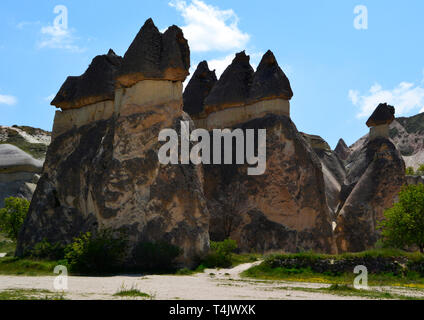 Feenkamine in der Nähe von Göreme, Pasabagi, Kappadokien, Türkei Stockfoto