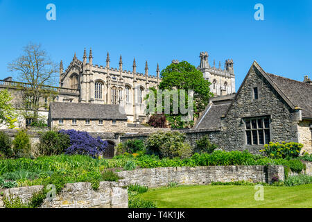 Oxford Christus Kirche war Memorial Garden, Oxford in einem schönen Frühlingstag, England, Vereinigtes Königreich Stockfoto