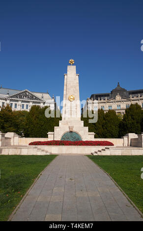 Das Sowjetische Kriegerdenkmal in Liberty Square (szabadság Ter), Budapest, Ungarn. Stockfoto