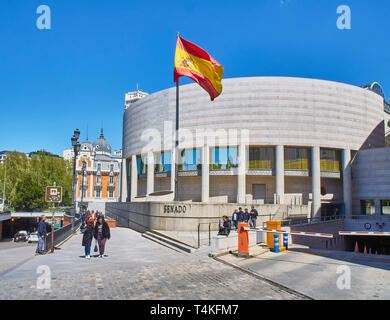 Madrid, Spanien - 12. April 2018. Spanische Senat. Blick von der Calle de Bailen Straße. Madrid, Spanien. Stockfoto