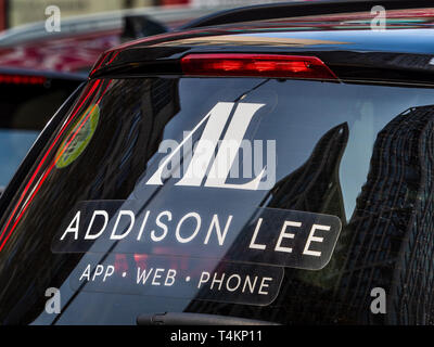 Addison Lee Taxi für Fahrgäste in Central London. Das Unternehmen betreibt eine Flotte von 4000 Fahrzeugen, vor allem in London Stockfoto