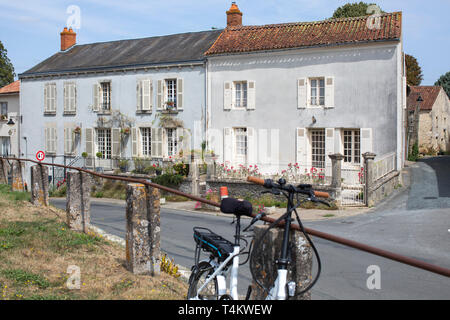 Dorf Vouvant in Vendée, Pays de Loire, Frankreich Stockfoto