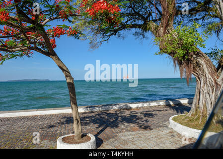 Die Küste bei Itaparica Insel in der Nähe von Salvador Bahia in Brasilien Stockfoto