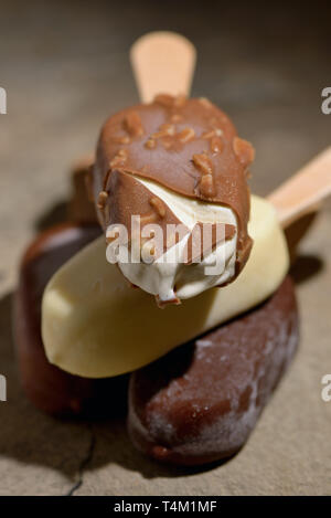 Eis Stapel set Schokolade Stockfoto