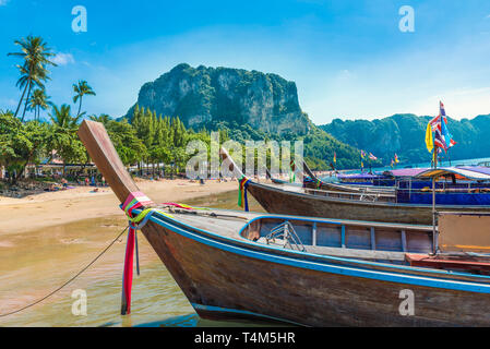 Long tail Boote von Ao Nang Beach in Krabi, Thailand Stockfoto