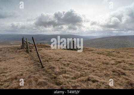 Einfache Cairn auf dem Gipfel des Swarth fiel, Mallerstang, Cumbria Stockfoto