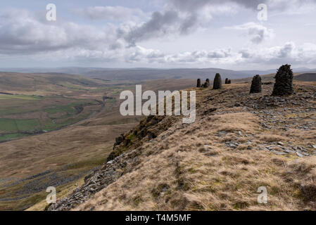 Das Cairns auf dem Gipfel des Wildschwein fiel, Mallerstang, Cumbria Stockfoto