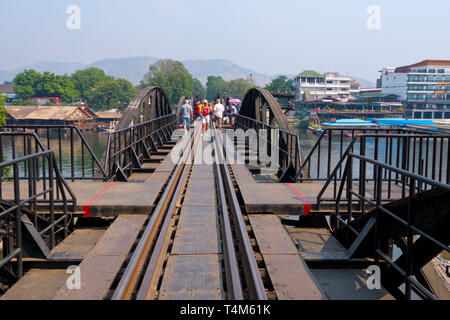 Tod Eisenbahnbrücke, Mae Nam Fluss Khwae, Kanchanaburi, Thailand Stockfoto