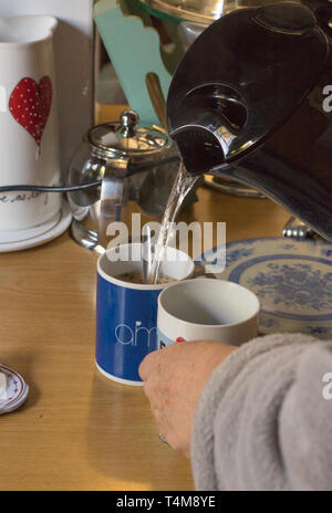 Kaffee am Morgen - zwei Tassen Kaffee am Morgen Bild mit Kopie Raum gemacht wird Stockfoto