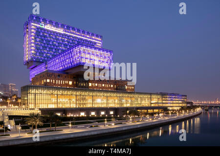 AL MARYAH ISLAND, ABU DHABI, VEREINIGTE ARABISCHE EMIRATE - 1. April 2019: Die Cleveland Clinic Abu Dhabi auf Al Maryah Island, durch HDR-Architektur konzipiert. Stockfoto