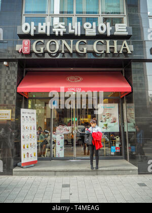 März 2019 - Südkorea: Store Front eines taiwanesischen Gong Cha Bubble Tea franchise Shop berühmt für seine Perle Milch Kaffee Stockfoto