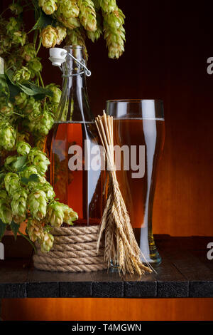 Bier Brauerei hop und Weizen Stockfoto