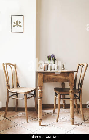 Minimalistisches Konzept der Küche Platz. Retro Stil der Wohnkultur. Stockfoto