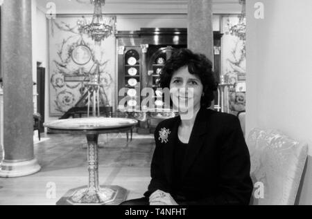 Olga Polizzi ist Direktor des Design im Rocco Forte Hotels und Stellvertretende Vorsitzende der Gesellschaft, sie hat auch zwei Ihrer eigenen Hotels im Westen Land - Hotel Tresanton in Cornwall und Hotel Endsleigh in Devon. Schuss für die antike Sammler in den 1980er Jahren. Stockfoto