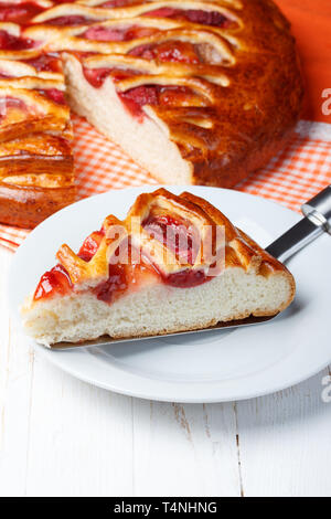 Erdbeertorte Stück Kuchen server Stockfoto