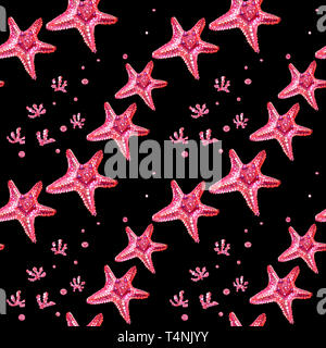 Nahtlose Hintergrund mit Seesternen und Algen. Starfish ist von Hand gezeichnet. Rosa Seestern auf einem schwarzen Hintergrund isoliert. Sommer Meer Konzept. Stockfoto