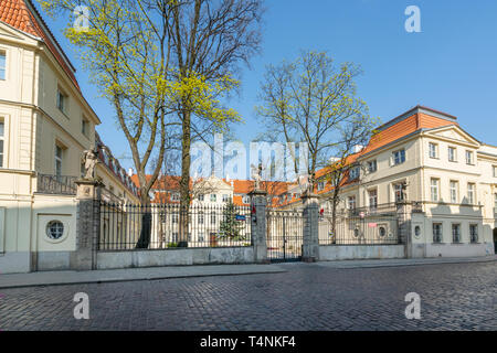 Warschau, Polen. April, 2018. Ein Blick auf den Palast der Vier Winde derzeit auch die polnischen Sitz der Weltgesundheitsorganisation Stockfoto