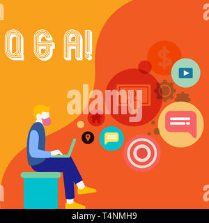 Schreiben Hinweis angezeigt Q und A Business Konzept für definiert als Fragen gestellt und Antworten Mann sitzt mit Laptop- und SEO-Symbole auf dem Leeren Stockfoto