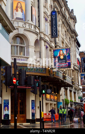 Unternehmen, Gielgud Theatre, Westminster, London, England. Stockfoto