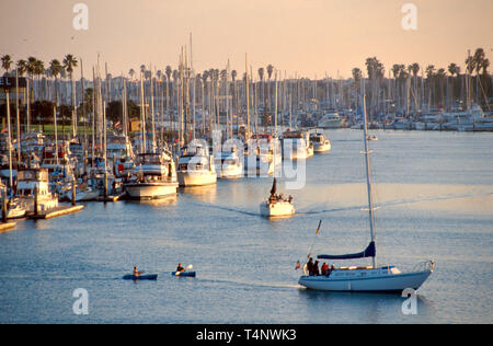 Kalifornische Pazifikküste, Ventura County, Oxnard, Channel Islands Harbour, Hafen, Yachthafen, Boote, Bootstouren, Dock, Pier, Hafen, Hafen, Yachten, Hafen, Boote, CA196, VI Stockfoto