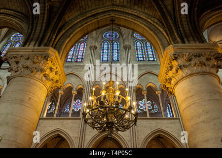 Innenraum der Kathedrale Notre-Dame, Paris Frankreich Stockfoto