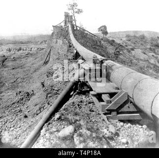 Geschichte Kaliforniens - Hydraulische Bergbau - die Leitung und den Tank Ca. 1866 Stockfoto