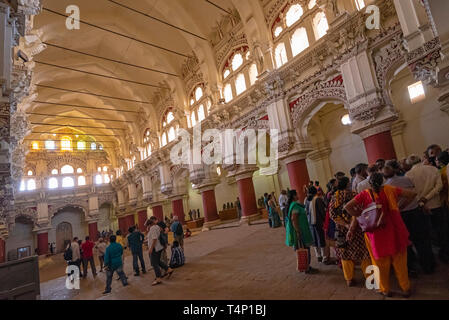 Horizontale Blick in den Tanzsaal am Thirumalai Nayak Palast in Madurai, Indien. Stockfoto