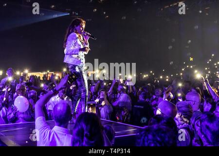 Deutsche Schlagersängerin Andrea Berg live auf der 19 Schlager Nacht in Luzern, Schweiz Stockfoto