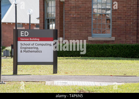 Wegweiser (Zeichen) an der westlichen Sydney University (WSU) Am Parramatta Campus Süd in New South Wales, Australien Stockfoto