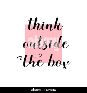 Denken außerhalb der Box. Inspirational Anführungsstrich Kalligraphie mit rosa Hintergrund. Stockfoto
