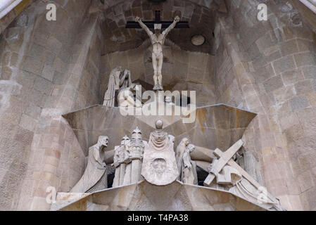 Die Skulpturen auf der Leidenschaft Fassade der Sagrada Familia in Barcelona, Spanien Stockfoto