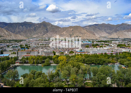 Die Luftaufnahme von Lhasa, der Hauptstadt von Tibet, China Stockfoto