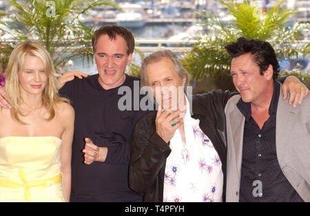 CANNES, Frankreich. 16. Mai 2004: Daryl Hannah, Quentin Tarantino, DAVID CARRADINE & Michael Madsen am Fotoshooting bei den Filmfestspielen von Cannes für Kill Bill Volume 2, ist das Screening-von-Wettbewerb. Stockfoto