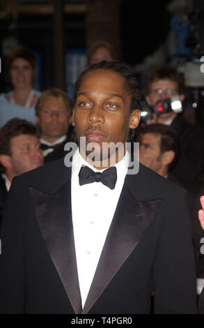 CANNES, Frankreich. 22. Mai 2004: Sänger LEMAR bei der Preisverleihung Gala für das 57. Filmfestival in Cannes. Stockfoto