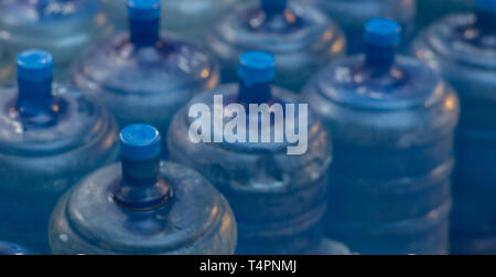 Ein Konzept, das Hintergrundbild des Wassers Krüge Stockfoto