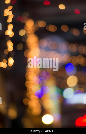 Verschwommen City Light mit schweren Bokeh Stockfoto