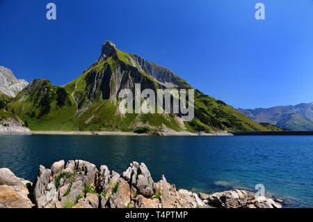 Spullersee, Vorarlberg, im Hintergrund die Goppelspitze, Österreich, Europa Stockfoto