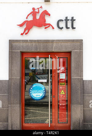 Ribeira Brava, Madeira, Portugal - 18 April 2018: Logo des portugiesischen öffentlichen Postdienst CTT in Ribeira Brava auf der Insel Madeira, Portugal Stockfoto