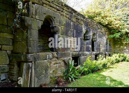 Falcon und Jagdhund Mews. Stockfoto