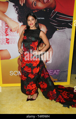 Los Angeles, Kalifornien, USA. 17 Apr, 2019. Los Angeles, Kalifornien, USA. 17 Apr, 2019. Gina Rodriguez, kommt an Los Angeles Special Screening der von Netflix jemand Große', am ArcLight Hollywood in Los Angeles Kalifornien am 17. April 2019 Credit: Faye Sadou/MediaPunch Credit: MediaPunch Inc/Alamy leben Nachrichten Stockfoto