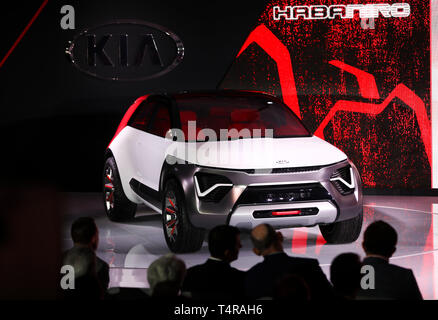 New York, USA. 17 Apr, 2019. Der Kia Habaniro Konzept ist während der Medien Vorschau der 2019 New York International Auto Show in New York, USA, April 17, 2019 gesehen. Die 2019 New York International Auto Show wird für die Öffentlichkeit am Freitag. Credit: Wang Ying/Xinhua/Alamy leben Nachrichten Stockfoto