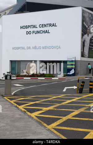 18. April 2019, Portugal, Funchal (Madeira): Sie können das Krankenhaus Zentrale do Funchal. Hier Unfall Opfer des Busungluecks wurden in gebracht, in der 29 Menschen auf der portugiesischen Insel Madeira im Atlantik starb. Nach den bisherigen Feststellungen, es gibt wahrscheinlich viele Deutsche Urlauber unter den Opfern. Foto: Andriy Petryna/dpa Stockfoto