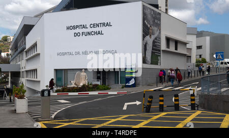 18. April 2019, Portugal, Funchal (Madeira): Sie können das Krankenhaus Zentrale do Funchal. Hier Unfall Opfer des Busungluecks wurden in gebracht, in der 29 Menschen auf der portugiesischen Insel Madeira im Atlantik starb. Nach den bisherigen Feststellungen, es gibt wahrscheinlich viele Deutsche Urlauber unter den Opfern. Foto: Andriy Petryna/dpa Stockfoto