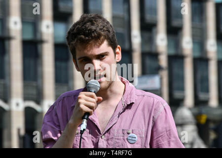 London, Großbritannien. 18. Apr 2019. Tag 4 - XRExtinction besetzen Parlament gefragt Die UK Govt von Klimawandel bis 2025 am 18. April 2019, London, UK zu handeln. Bild Capital/Alamy leben Nachrichten Stockfoto