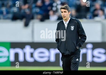 18. April 2019, Hessen, Frankfurt/Main: Fußball: Europa League, Eintracht Frankfurt - Benfica Lissabon, K.o.-Runde Viertelfinale, Rückspiel, in der Commerzbank Arena. Lissabon Trainer Bruno Lage ist auf dem Spielfeld. Foto: Uwe Anspach/dpa Stockfoto