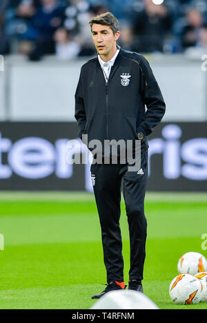 18. April 2019, Hessen, Frankfurt/Main: Fußball: Europa League, Eintracht Frankfurt - Benfica Lissabon, K.o.-Runde Viertelfinale, Rückspiel, in der Commerzbank Arena. Lissabon Trainer Bruno Lage ist auf dem Spielfeld. Foto: Uwe Anspach/dpa Stockfoto