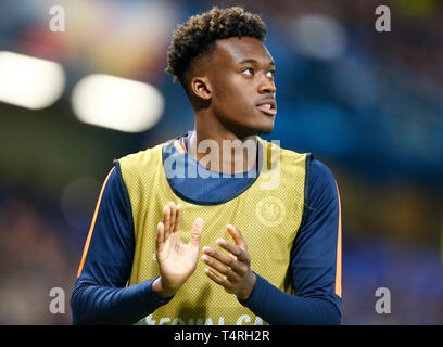 London, Großbritannien. 18 Apr, 2019. London, England - 19. April: Chelsea's Callum Hudson-Odoi während UAFA Europa League Viertelfinale 2 Bein zwischen Chelsea und Slavia Prag Stadion an der Stamford Bridge, London, England am 19. Apr 2019. Credit: Aktion Foto Sport/Alamy leben Nachrichten Stockfoto