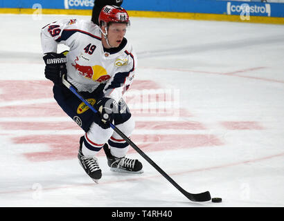 Mannheim, Deutschland. 18 Apr, 2019. Eishockey: DEL, Adler Mannheim - EHC München, Meisterschaft, final, 1. Spieltag, Mark Voakes (49, RB EHC München), Credit: Michael Deines/dpa/Alamy leben Nachrichten Stockfoto